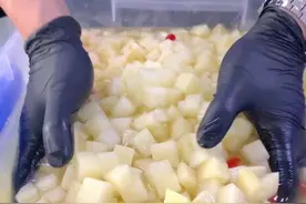 韩餐店搭配炸鸡的酸甜萝卜，这么做正宗又简单和店里的一个味儿@抖音短视频 #开胃菜 #小餐饮创业 #汉堡奶茶炸鸡 #培训