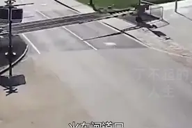 在危险来临的时刻，每个人都有可能化身英雄，变成一束光#正能量 视频封面