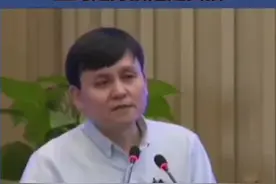 #张文宏 再爆金句！现在问#疫苗 能终生免疫，就像是没结婚就问生的是男孩还是女孩？精辟！#战胜疫情dou行动