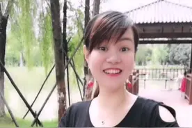 今天天晴了，出来散散步，来公园更新一段庐剧#张天秀私访 选段！希望你们喜欢😊@抖音短视频视频封面