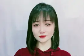 是不是我们都不长大，你们就不会变老，是不是我们再撒撒娇，你们还能把我举高高……#安安手势舞 