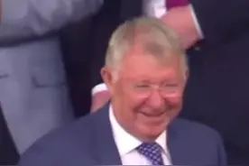 弗爵爷看到C罗登场开心的像个孩子！那个小小罗回来了#dou来足球季 #c罗曼联首秀 #C罗视频封面