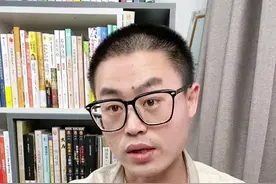 为什么1.5岁左右的孩子会喜欢一刻不停的跑？#育儿 #嘟吧育儿说 #家庭教育 #亲子教育视频封面