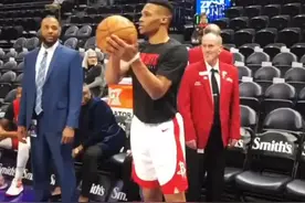 #威少  投篮姿势来了，这个投篮确实不好学😂😂威少小迷弟多研究吧#nba短暂停 #投篮 #三分视频封面