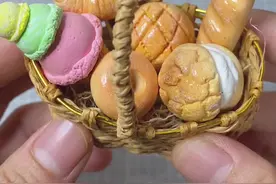 各种各样的面包做法，视频有一点长噢～😜#粘土教程 #食玩 #端午节 @DOU+小助手