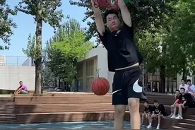 14岁，2米01的初中生，天赋异禀骨骼惊奇的小孩子太多啦~未来可期！#野球帝courtman @野球帝视频封面