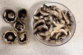 口蘑里面是黑色的，这样还能吃吗？属于正常吗？广大网友在线等视频封面