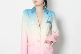 2021年春季新款时尚气质OL风西装领渐变色单排扣设计西装外套女潮视频封面