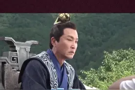 期待已久的陈萍萍终于上线，虽然烟熏妆很抢眼，不过吴刚老师的眼神戏，导演看了都要夸😍#庆余年 #吴刚