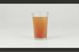 端午节，白娘子喝 #雄黄酒现了原形。古人用雄黄酒不仅避蛇，也为了调理 #皮肤问题#养生  #健康视频封面
