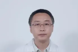  早上醒来双手发胀，握不拢，几分钟后又恢复正常，这是什么情况？视频封面