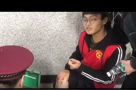 #传递正能量 #最帅连滚带爬 见义勇为模范余涛宏同学获得59800大奖 #武汉工程科技学院团委 @共青团中央视频封面