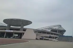 #烟台#羽毛球#体育馆 很多小伙伴找不到烟台最好且是公益性视频封面