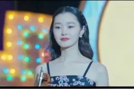 集美们，你没有她们一样的身高，一定要拥有她们这样的小蛮腰🤣#好身材#自律 #减肥 #女神 @抖音短视频视频封面