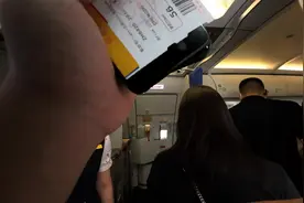 深圳航空的乘务组真的赞，这样的服务你下次出行会选择深航吗？视频封面