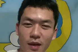 想要王校长同款电脑配置？小了，格局小了，我来卖你个1000多亿的电脑！#显卡 #电脑 #组装电脑 #沙雕视频封面