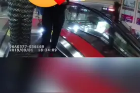 吉林站执勤民警帮旅客找包遇到#表白 ，人民警察最可爱。独自出行的小姐姐要注意安全哦～安全到家我们就放心啦！视频封面