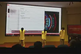 #这就是街舞#街舞少年#质感男孩就是帅就是酷 #跳动青春活力 #四中元旦汇演《桃花朵朵开》嗨爆全场。笑声、掌声、欢呼声连绵不断，不愧是压轴表演，完美收关！😊视频封面