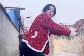 记住！她神一般的存在！🤔