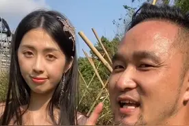 菜园子怎么拍？回到农村就喜欢这种田园生活#农村 #拍照 #春游 @独立摄影师艾伦 @抖音短视频 #拍照姿势