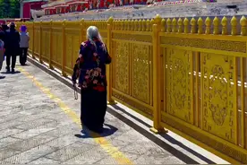 一圈一圈又一圈只为心中的信仰，藏族阿妈健步如飞，祝福！#青海美好推荐官 #大美青海#寻找最美旅行地 @抖音旅行视频封面