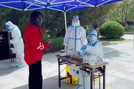 又是奋斗的一天，感谢常州的白衣天使长途跋涉过来支援上海