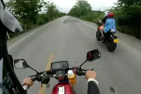 我家夫人终于肯坐上我心爱的摩托车后座了兄弟姐妹们我太难了视频封面