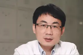 六旬老人突然晕倒，竟是因为颈椎病##健康 #科普 