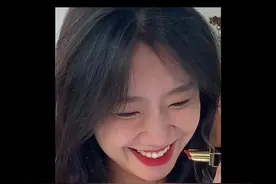 被男生夸:😐 被女生夸:🤩🥰🤤#搞笑 #内容过于真实 #女生必看 （原创：@大朱不是zu ）视频封面