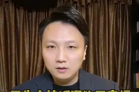 用生命控诉遛狗不牵绳，悲剧背后的问题发人深省#上百邻居悼念武汉跳楼女子 #大v快评视频封面
