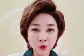 这种情况这个季节很容易发生，快收藏转发！女子肚子里一窝虫，看了吓一跳！#健康 #涨知识 #食品安全 @汉水路333 @新闻夜航 视频封面