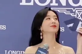 #赵丽颖 #奶韵🌼 #赵丽颖白色羽毛抹胸裙 仙女下凡视频封面