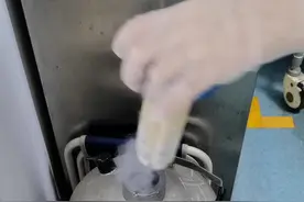 液氮冷冻治疗寻常疣#医学科普 #皮肤健康 视频封面