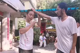 遭遇抓扯头发，正确的破解方式！连老人小孩都有效，美女必看！#女子防身 #格斗