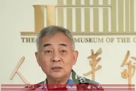 AKM对决M16，从人机工效上看看有哪些方便与不方便。#轻武器原理 #战术动作 #战场 