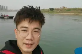 被监测中的中华白海豚，“调皮”了那么一下下，亮点在31秒……