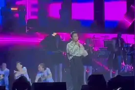 小虎队-陈志朋重庆演唱会  多少人的青春视频封面