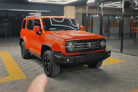 店里来的第一台城市版坦克300，外观上和越野版的区别不大视频封面