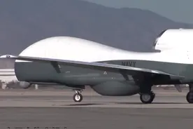 美军MQ-4C无人机部署关岛 监视中国作战范围超8000海里#东南军情 #军事视频封面