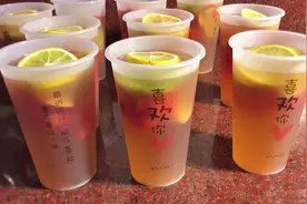 夏天必喝饮品水果茶，今天把做法分享给你们，简单干净