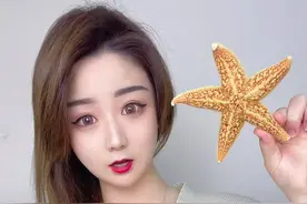 粉丝竟然给我寄海星吃…#抖音美食创作人 #粉丝寄的快递 #内容过于真实 #陪你吃饭的365天 #海星 #拆快递