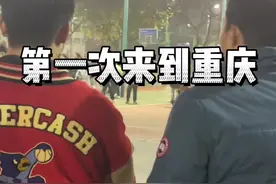 谁说我不带面具不会打球？手大就是好哈🙈#平常心突袭校园