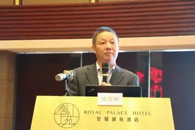 #荔枝新闻 #荔枝 破解荔枝大小年，就要想办法提高荔枝树开花率视频封面