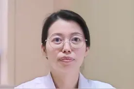 发烧会不会把宝宝脑子烧坏，看完这条视频你就明白了！#医学科普 #儿童健康 #育儿 #育儿经验分享 #新手妈妈 #分享健康知识 #科学育儿 #涨知识 #关爱儿童健康 #健康 视频封面