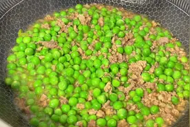 豌豆炒肉末，一家人都说好吃的菜，你也做一次吧#家常菜视频封面