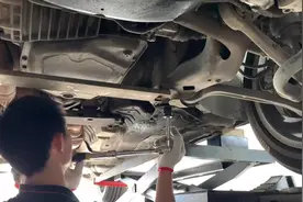 大众辉腾完美四轮定位，解决吃胎跑偏全面提升视频封面