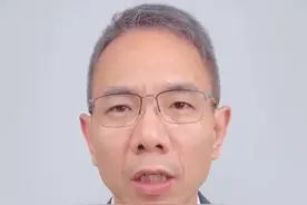 熊孩子踢坏影院18万巨幕如何赔偿？#普法#抖来学法 @抖音短视频 @DOU+小助手视频封面