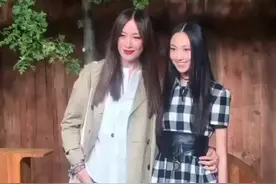 任达华的老婆和女儿。#女神视频封面