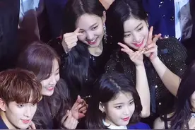 #iu #iu李知恩 头号迷妹林娜琏大型追星现场视频封面