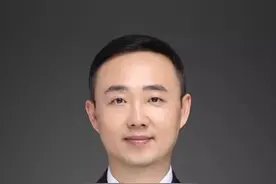 传管理700亿基金经理离职  刘彦春本人这样回应 #景顺长城  #刘彦春视频封面